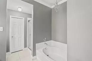 913 Freesia Dr, Little Elm, TX 75068 - Photo 8