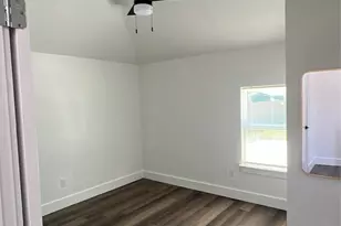 2102 E Overton Rd, Dallas, TX 75216 - Photo 6