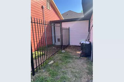 2102 E Overton Road #B, Dallas, TX 75216 - Photo 8