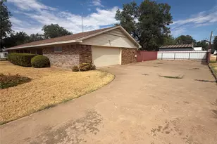 408 W Morris St, Seymour, TX 76380 - Photo 2