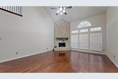 4903 Barn Owl Trail, Grand Prairie, TX 75052 - Photo 2