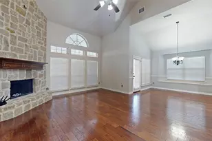 4903 Barn Owl Tr, Grand Prairie, TX 75052 - Photo 4