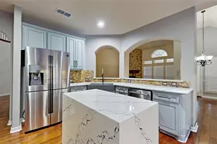 4903 Barn Owl Tr, Grand Prairie, TX 75052 - Photo 6
