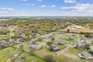 100 E Gruver Circle, Hewitt, TX 76643 - Photo 10