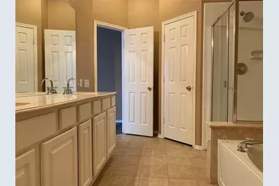 6705 Misty Hollow Drive, Plano, TX 75024 - Photo 14