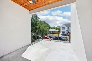 3889 Davila Dr, Dallas, TX 75220 - Photo 36