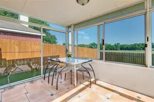 1153 Bayside Dr, Irving, TX 75060 - Photo 10