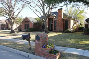 4208 Meadowdale Dr, Carrollton, TX 75010 - Photo 2