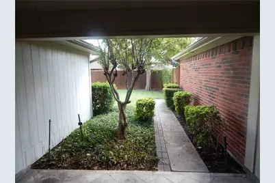 4208 Meadowdale Drive, Carrollton, TX 75010 - Photo 4