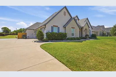 860 San Saba E, Midlothian, TX 76065 - Photo 2