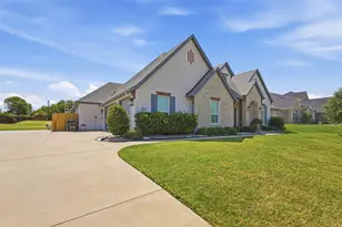 860 San Saba E, Midlothian, TX 76065 - Photo 2