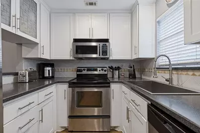 5827 Sandhurst Lane #C, Dallas, TX 75206 - Photo 10