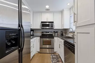 5827 Sandhurst Lane #C, Dallas, TX 75206 - Photo 8