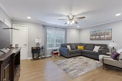 5827 Sandhurst Lane #C, Dallas, TX 75206 - Photo 4