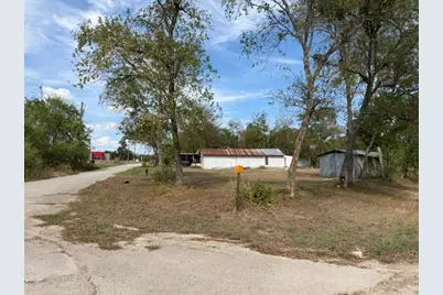 406 Whitt Street, Groesbeck, TX 76642 - Photo 2