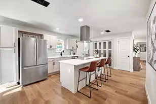 203 Broad St, McKinney, TX 75069 - Photo 2
