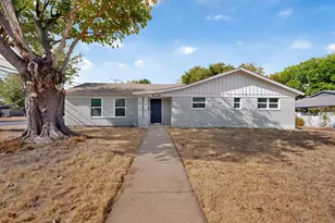 4801 Hollowbrook Rd, Fort Worth, TX 76103 - Photo 2