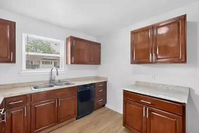 4801 Hollowbrook Road, Fort Worth, TX 76103 - Photo 12