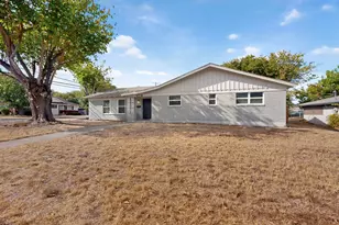 4801 Hollowbrook Rd, Fort Worth, TX 76103 - Photo 4