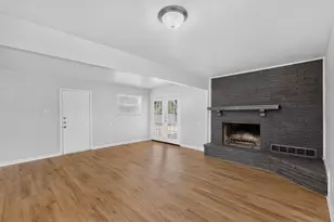 4801 Hollowbrook Rd, Fort Worth, TX 76103 - Photo 6