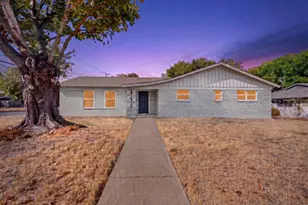 4801 Hollowbrook Rd, Fort Worth, TX 76103 - Photo 1