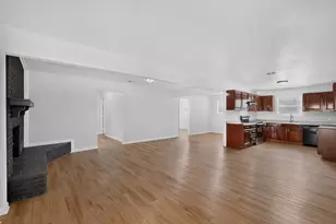 4801 Hollowbrook Rd, Fort Worth, TX 76103 - Photo 8