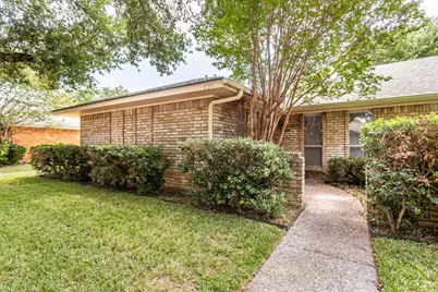 136 Shady Brook Drive, DeSoto, TX 75115 - Photo 2