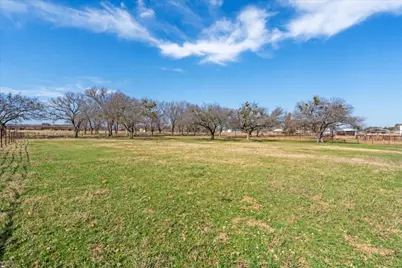 724 Gilliland Road, Springtown, TX 76082 - Photo 1