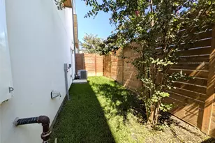 2723 Kimsey Dr, Dallas, TX 75235 - Photo 26