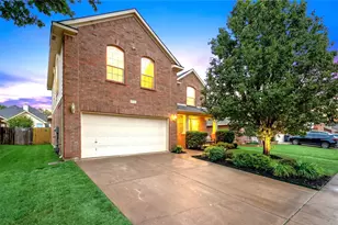 412 Flowering Plum Ln, Fort Worth, TX 76140 - Photo 2
