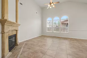 412 Flowering Plum Ln, Fort Worth, TX 76140 - Photo 6