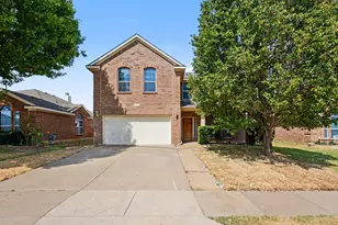 412 Flowering Plum Ln, Fort Worth, TX 76140 - Photo 2