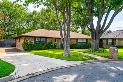 1903 Moody Court, Arlington, TX 76012 - Photo 2