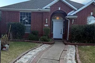 2009 Brook Tree Dr, Garland, TX 75040 - Photo 2
