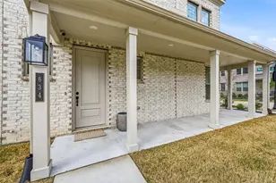 634 Blue Rdg Dr, Mansfield, TX 76063 - Photo 2
