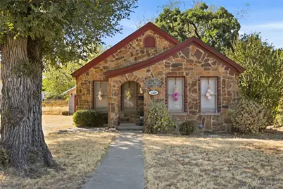 1326 4th Street, Graham, TX 76450 - Photo 2