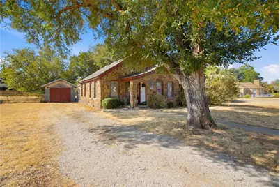 1326 4th Street, Graham, TX 76450 - Photo 1
