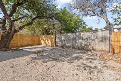 909 15th Street, Grand Prairie, TX 75050 - Photo 30