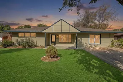 909 15th Street, Grand Prairie, TX 75050 - Photo 1