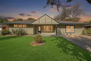 909 15th St, Grand Prairie, TX 75050 - Photo 1