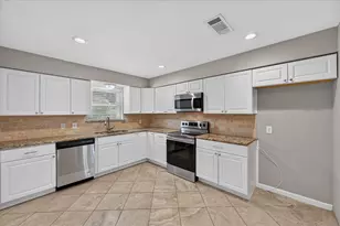 1121 Greendale Dr, Bedford, TX 76022 - Photo 10