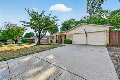 1121 Greendale Drive, Bedford, TX 76022 - Photo 2