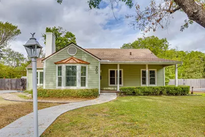 303 Harbin Avenue, Waxahachie, TX 75165 - Photo 2