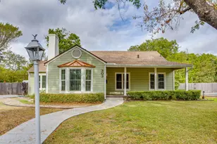 303 Harbin Ave, Waxahachie, TX 75165 - Photo 2