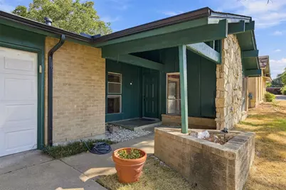 3605 Partridge Lane, Irving, TX 75062 - Photo 4