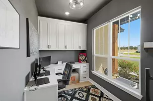 2181 Middlewood Cir, Granbury, TX 76049 - Photo 6