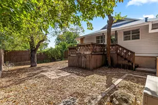 803 S Trinity St, Decatur, TX 76234 - Photo 4