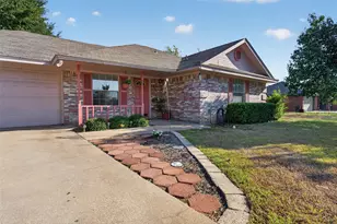 711 Plum St, Joshua, TX 76058 - Photo 1