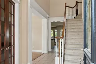 7921 Shady Oaks Dr, North Richland Hills, TX 76182 - Photo 4