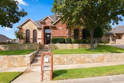 7921 Shady Oaks Drive, North Richland Hills, TX 76182 - Photo 2